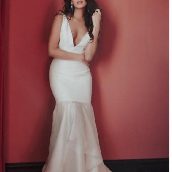 Sarah Seven Hotel Living Gown - Picture 2 of 8